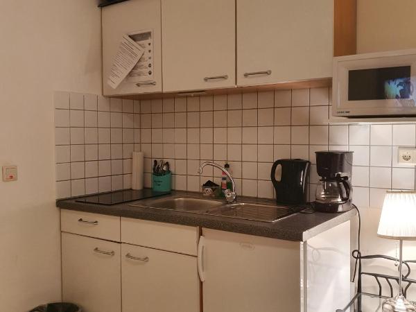 CityPark Aparthotel : photo 2 de la chambre chambre lit king-size avec balcon