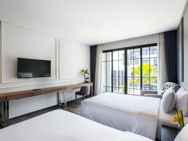 One Patio Hotel Pattaya - SHA Extra Plus : photo 5 de la chambre chambre lits jumeaux de luxe avec vue sur la piscine