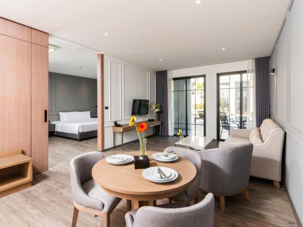 One Patio Hotel Pattaya - SHA Extra Plus : photo 9 de la chambre suite 1 chambre avec accès piscine