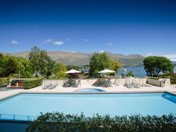 Lakeside Apartments : photo 10 de la chambre appartement 3 chambres en bord de piscine