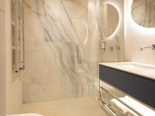 Hotel Zhong Hua : photo 6 de la chambre suite