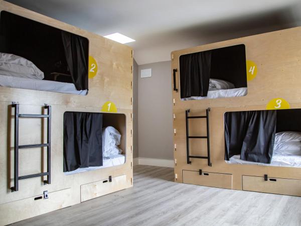 Leevin Hostel Mountjoy : photo 3 de la chambre lits superposé dans dortoir pour hommes de 4 lits 