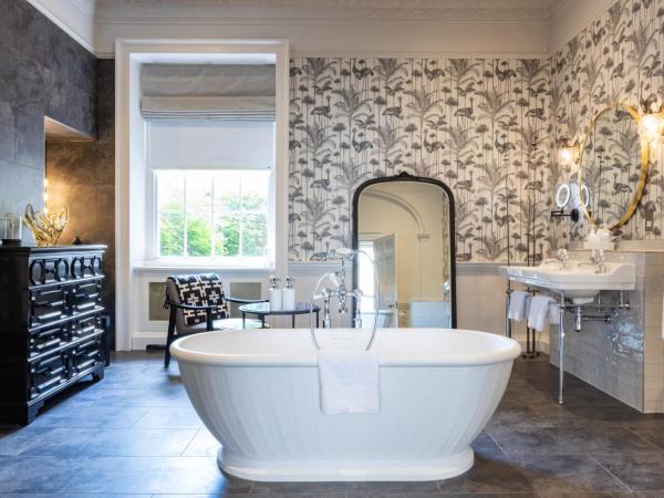 The Queensberry Hotel : photo 2 de la chambre suite avec lit à baldaquin