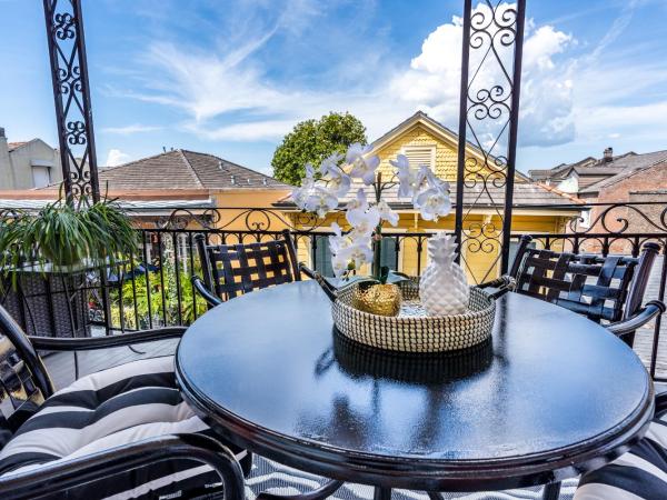 Saint Philip Residence : photo 6 de la chambre suite lit king-size avec balcon