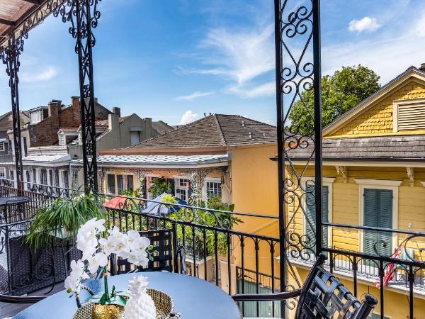 Saint Philip Residence : photo 4 de la chambre suite lit king-size avec balcon