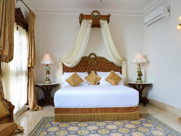 El Palacito Secreto Luxury Boutique Hotel & Spa : photo 2 de la chambre chambre lit king-size supérieure - marie antoinette