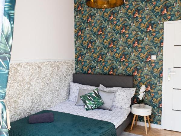 ClickTheFlat Aleje Jerozolimskie Center Apart Rooms : photo 3 de la chambre chambre double avec salle de bains commune