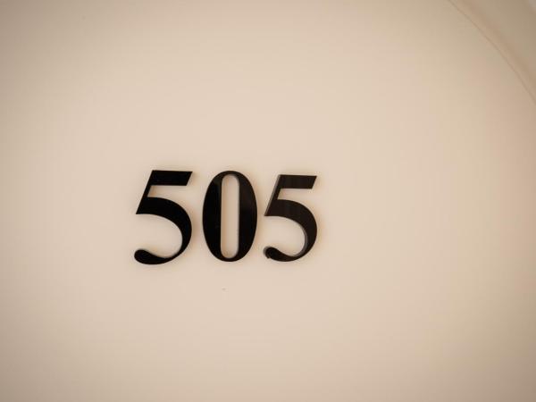 Residenza Due Torri check in presso HOTEL CENTRALE Vicolo Cattani 7 : photo 5 de la chambre chambre double ou lits jumeaux