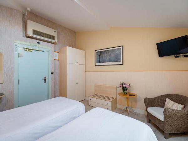 Hotel Centrale : photo 10 de la chambre chambre lits jumeaux