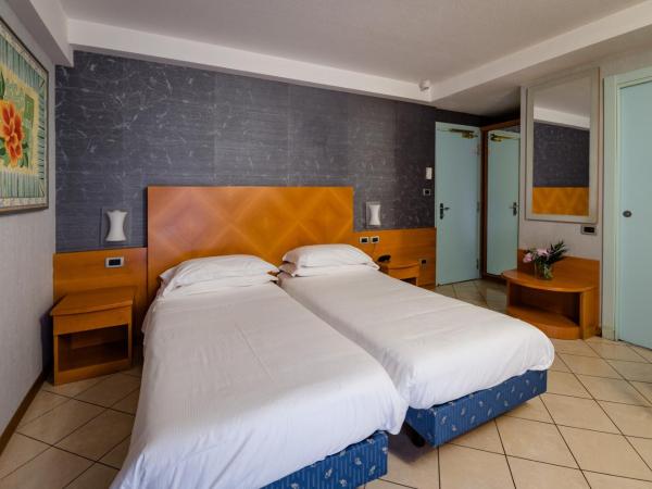 Hotel Centrale : photo 3 de la chambre chambre lits jumeaux