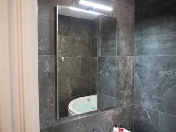 Cozy Rooms - BAÑERA HIDROMASAJE : photo 3 de la chambre suite avec jacuzzi