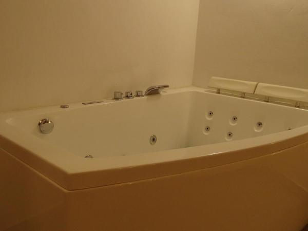 Cozy Rooms - BAÑERA HIDROMASAJE : photo 9 de la chambre suite avec jacuzzi