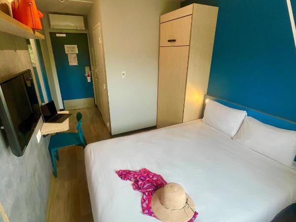 Hotel Ibis Budget Fecamp : photo 5 de la chambre chambre double avec lit pliant