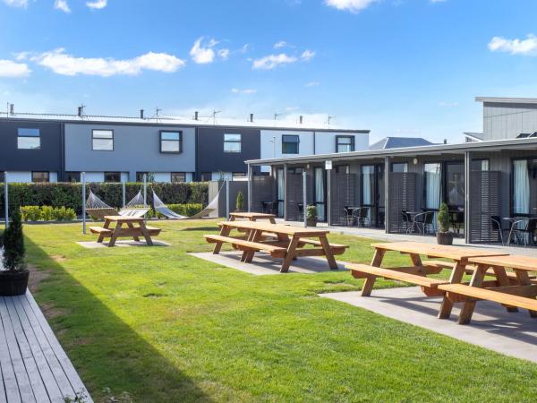 The Bealey Quarter : photo 7 de la chambre studio lit king-size + lit simple - côté jardin