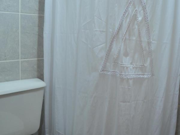 Bla Guest House : photo 2 de la chambre lit simple en dortoir avec salle de bains privative 