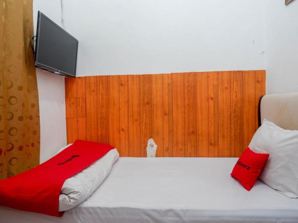 RedDoorz At Golden Inn Tugu Yogyakarta : photo 2 de la chambre chambre simple standard