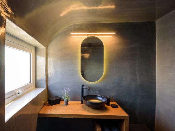 Strogili : photo 5 de la chambre studio double standard - vue sur caldéra (2 adultes)