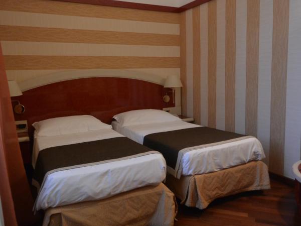 Hotel Metrò : photo 1 de la chambre chambre triple