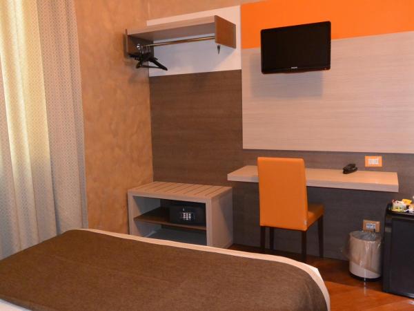Hotel Metrò : photo 1 de la chambre petite chambre double