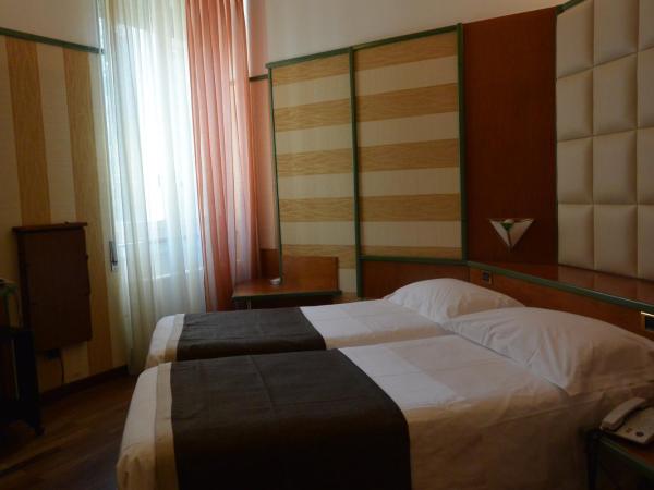 Hotel Metrò : photo 2 de la chambre chambre lits jumeaux