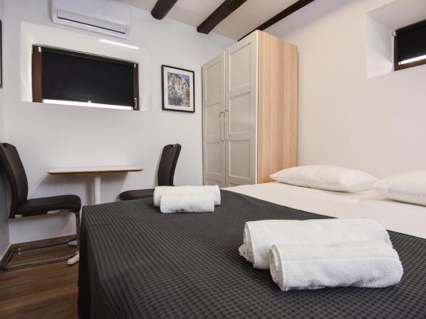 Old Town Inn : photo 2 de la chambre petite chambre double