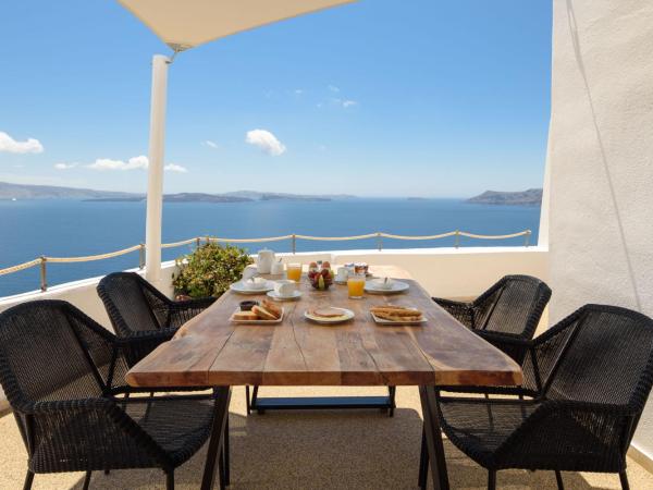 Strogili : photo 5 de la chambre family cave villa with hot tub and caldera view (2-4 adults)