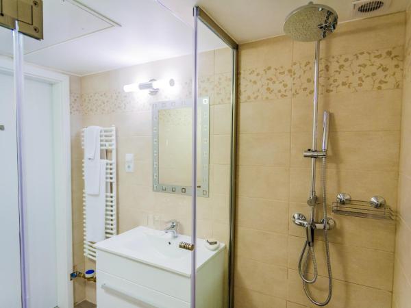 Anabelle Bed and Budapest : photo 2 de la chambre chambre triple deluxe