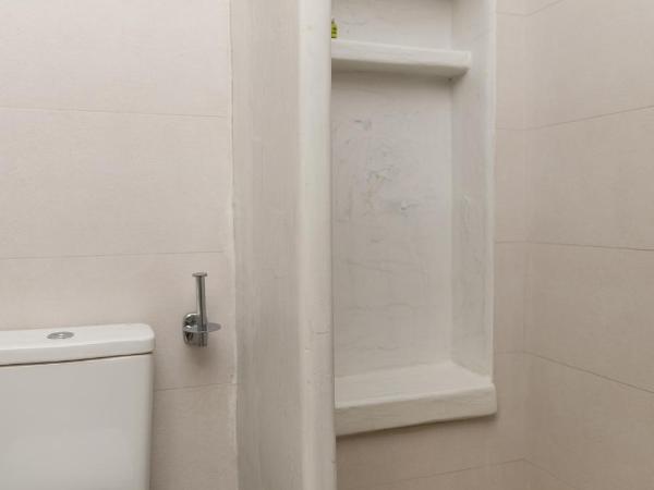 Aqua Naxos Apartments & Suites : photo 10 de la chambre suite avec jacuzzi