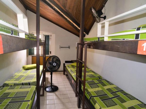 Laranjeiras Hostel : photo 3 de la chambre lit dans dortoir pour hommes de 7 lits avec ventilateur