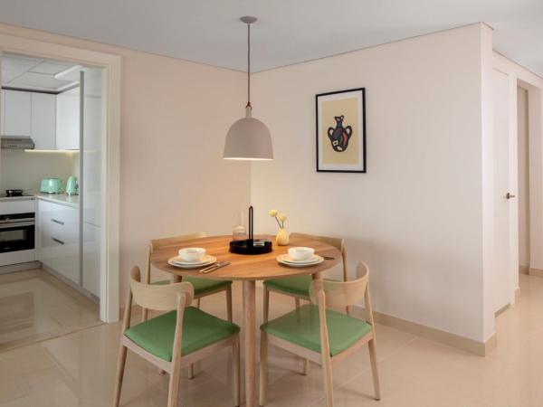 Staybridge Suites Dubai Internet City, an IHG Hotel : photo 9 de la chambre suite 2 chambres - vue sur ville