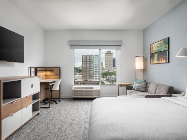 TownePlace Suites by Marriott Nashville Midtown : photo 1 de la chambre studio lit king-size - vue sur ville