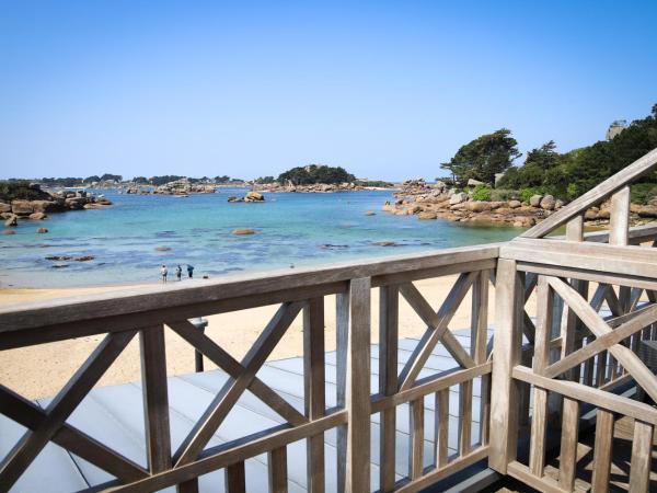 Logis Hôtel Saint Guirec Et De La Plage : photo 6 de la chambre chambre double avec balcon - vue sur mer