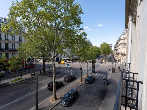 InterContinental Paris Champs Elysées Etoile, an IHG Hotel : photo 9 de la chambre chambre lit king-size premium avec balcon - vue sur ville