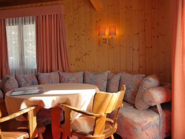 Hôtel Ecureuil Villars : photo 2 de la chambre chambre familiale