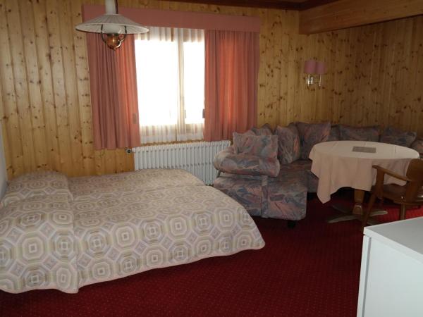 Hôtel Ecureuil Villars : photo 1 de la chambre chambre familiale