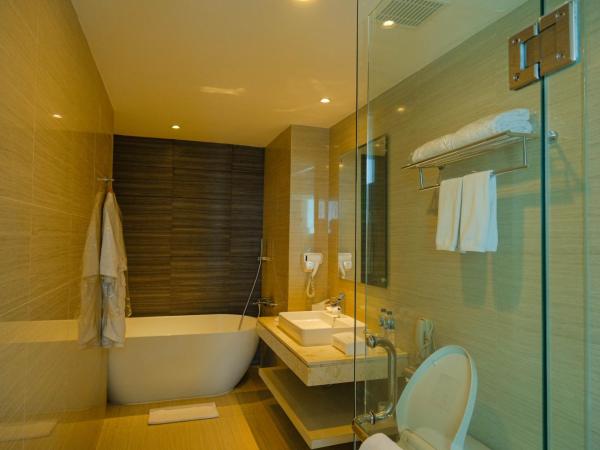 Platinum Adisucipto Hotel & Conference Center : photo 6 de la chambre chambre double exécutive