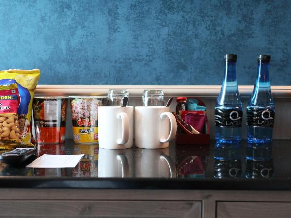 The Coach Hotel Sukhumvit - Asok BTS Bangkok by Compass Hospitality : photo 8 de la chambre hébergement 1st class coach - lit double