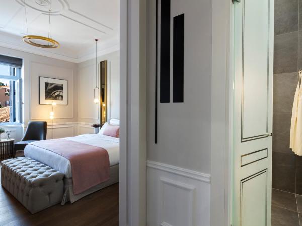 A77 Suites : photo 4 de la chambre suite Élégante - vue partielle sur acropole