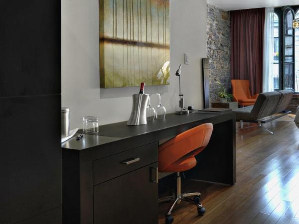 Le Petit Hôtel Vieux-Montréal - Saint-Paul by Gray Collection : photo 8 de la chambre suite deluxe avec lit king-size