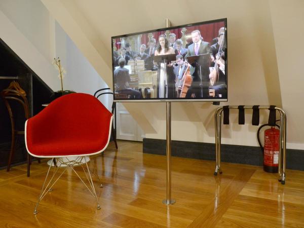 Browns Central Hotel : photo 8 de la chambre chambre double mansardée - vue sur ville