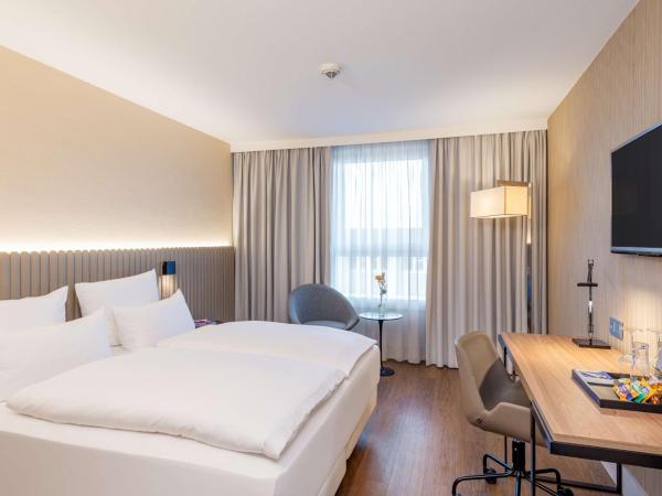 NH Hamburg Altona : photo 7 de la chambre chambre double ou lits jumeaux standard avec petit-déjeuner - promotion parking gratuit