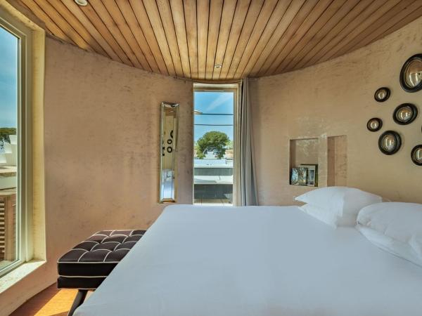 La Villa Mauresque : photo 5 de la chambre chambre double deluxe avec terrasse et jacuzzi - vue sur mer