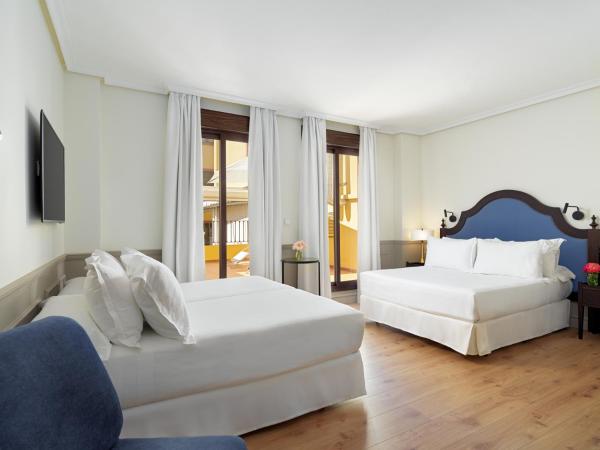 H10 Corregidor Boutique Hotel : photo 8 de la chambre chambre familiale (2 adultes et 2 enfants)