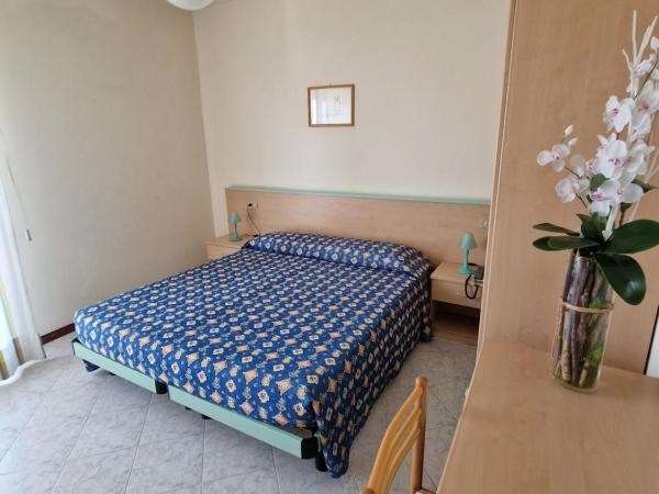 Hotel Di Giovanni : photo 2 de la chambre chambre double ou lits jumeaux