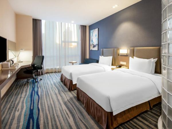 Holiday Inn Express Shenyang North Station, an IHG Hotel : photo 2 de la chambre standard twin room with extra floor space