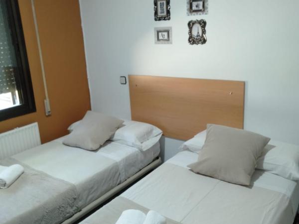 New Hortaleza Coliving : photo 1 de la chambre chambre lits jumeaux standard avec salle de bains commune