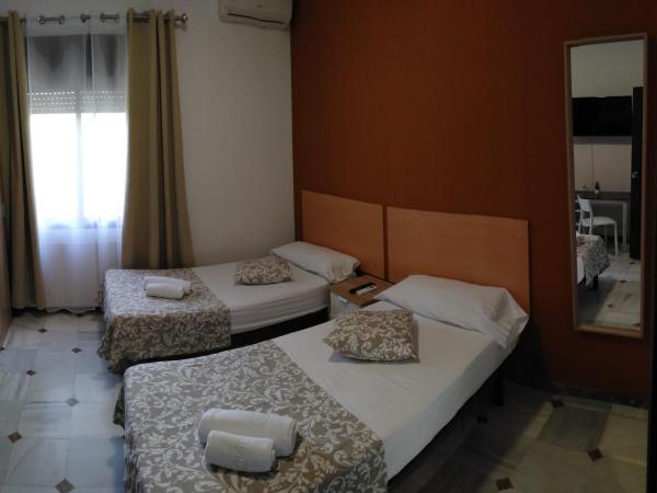 New Hortaleza Coliving : photo 2 de la chambre chambre double avec salle de bains commune