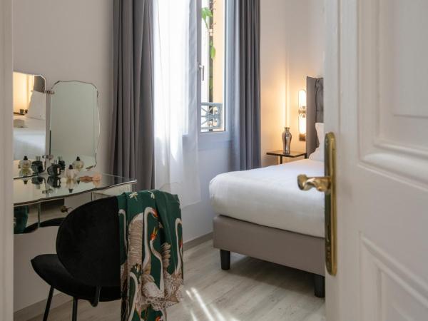 GOLDEN TULIP CANNES HOTEL de PARIS : photo 9 de la chambre suite