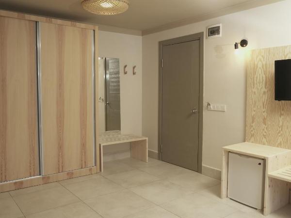 Sun Hotel By En Vie Beach : photo 6 de la chambre chambre quadruple