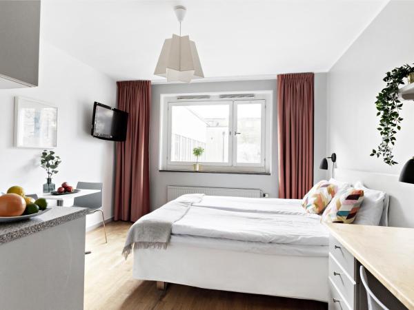 Forenom Aparthotel Stockholm Alvik : photo 1 de la chambre studio lit queen-size
